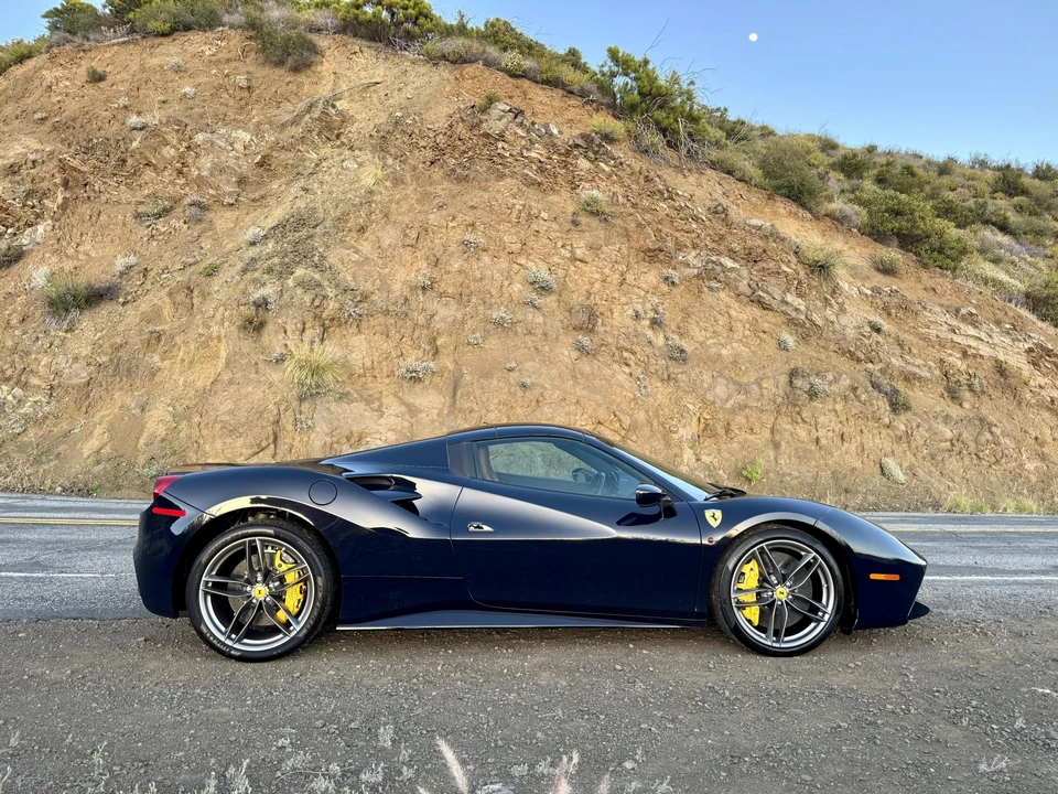 2018 Ferrari 488 Spider - Image 21 of 31