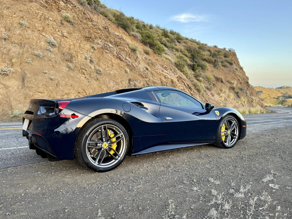 2018 Ferrari 488 Spider - Image 19 of 31
