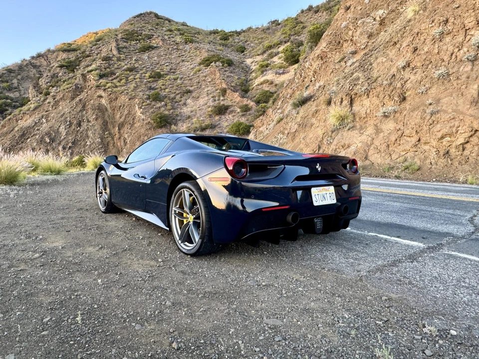 2018 Ferrari 488 Spider - Image 8 of 31