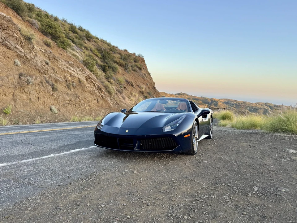 2018 Ferrari 488 Spider - Image 30 of 31