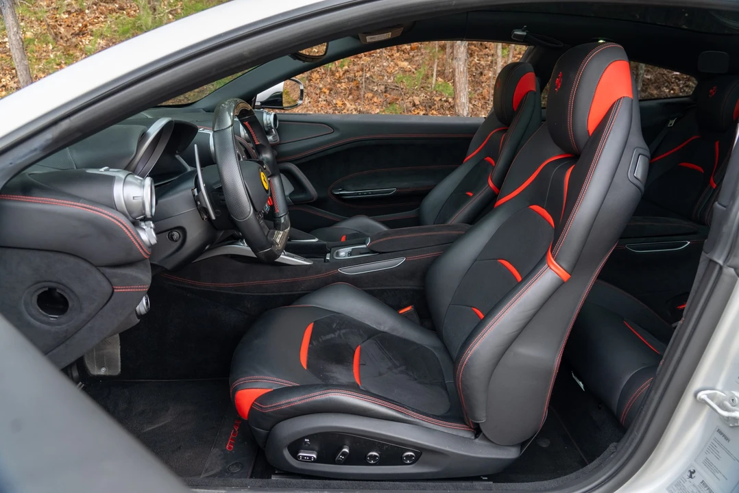 2018 Ferrari GTC4Lusso - Image 26 of 31