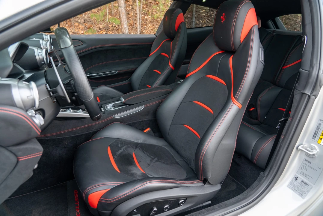 2018 Ferrari GTC4Lusso - Image 27 of 31