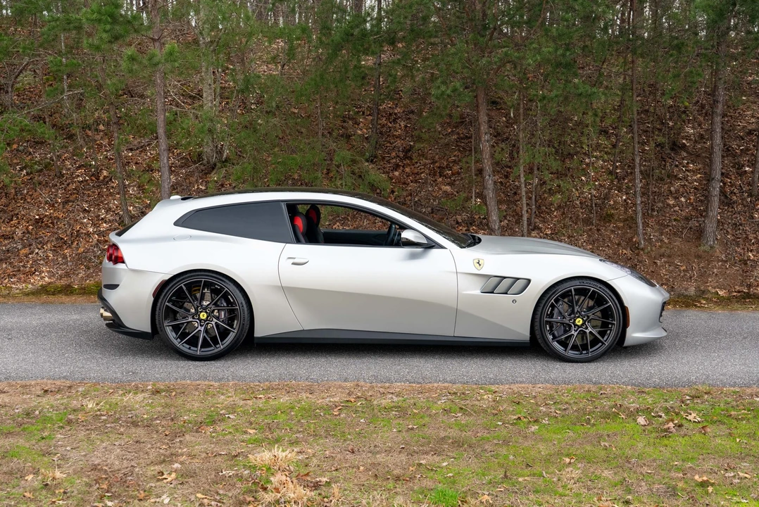 2018 Ferrari GTC4Lusso - Image 7 of 31