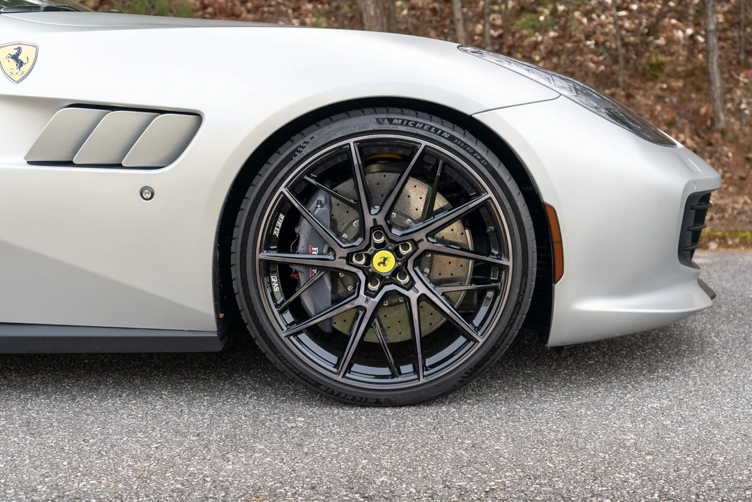 2018 Ferrari GTC4Lusso - Image 25 of 31