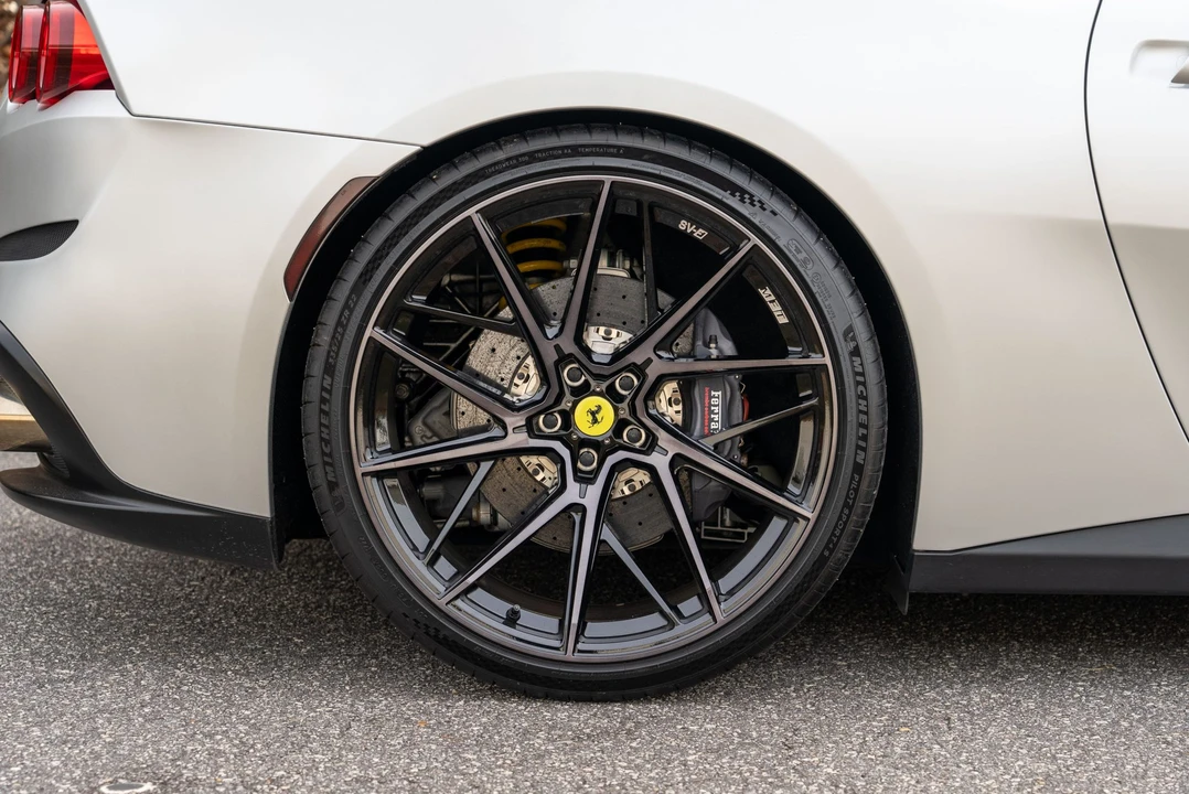 2018 Ferrari GTC4Lusso - Image 24 of 31