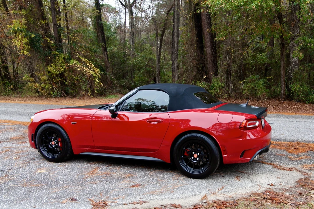 2018 Fiat 124 Spider - Image 18 of 31