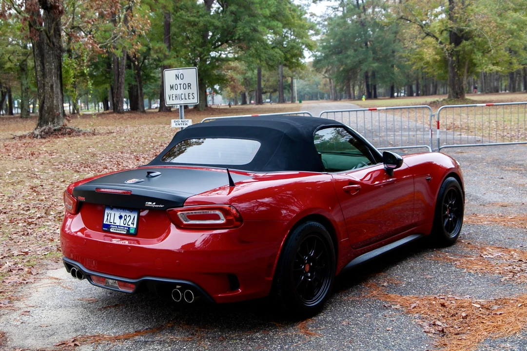 2018 Fiat 124 Spider - Image 16 of 31