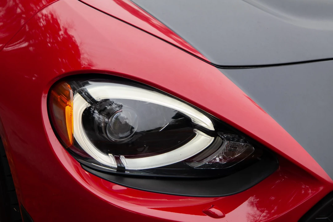 2018 Fiat 124 Spider - Image 27 of 31
