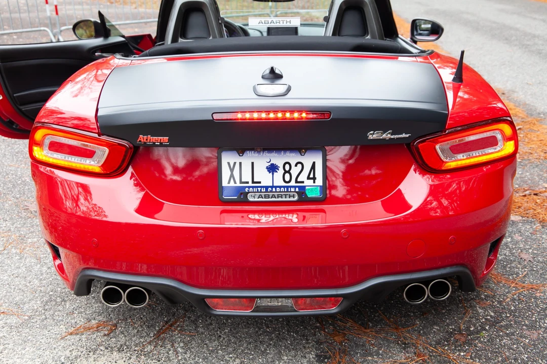 2018 Fiat 124 Spider - Image 23 of 31