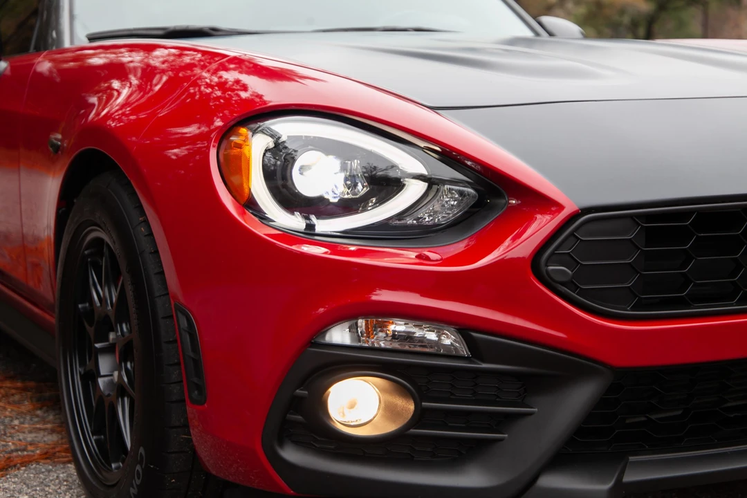 2018 Fiat 124 Spider - Image 25 of 31