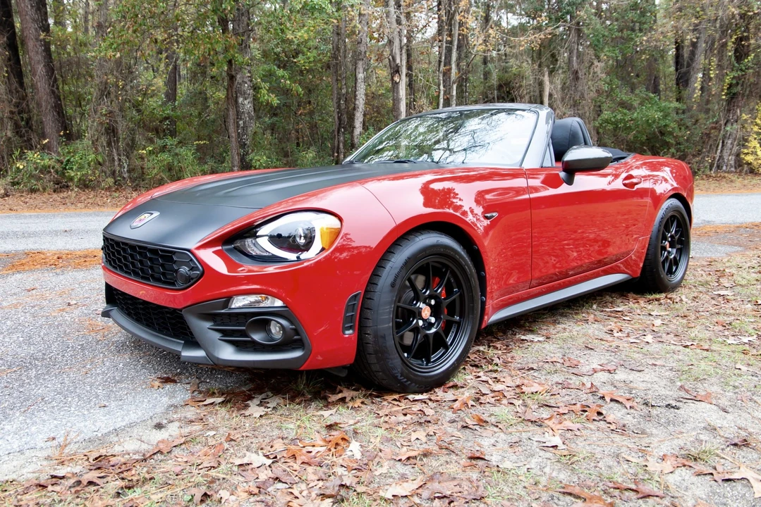 2018 Fiat 124 Spider - Image 2 of 31