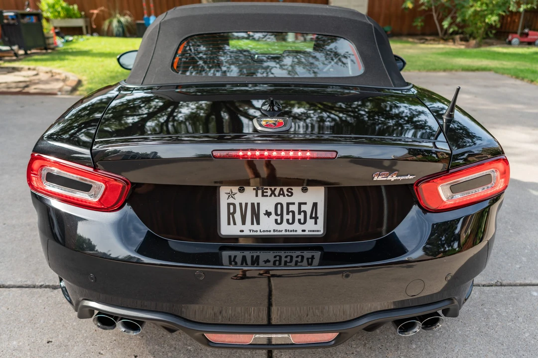 2019 Fiat 124 Spider - Image 16 of 31
