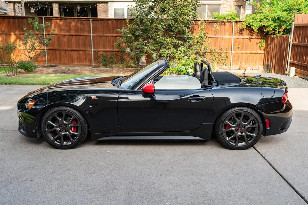2019 Fiat 124 Spider - Image 8 of 31