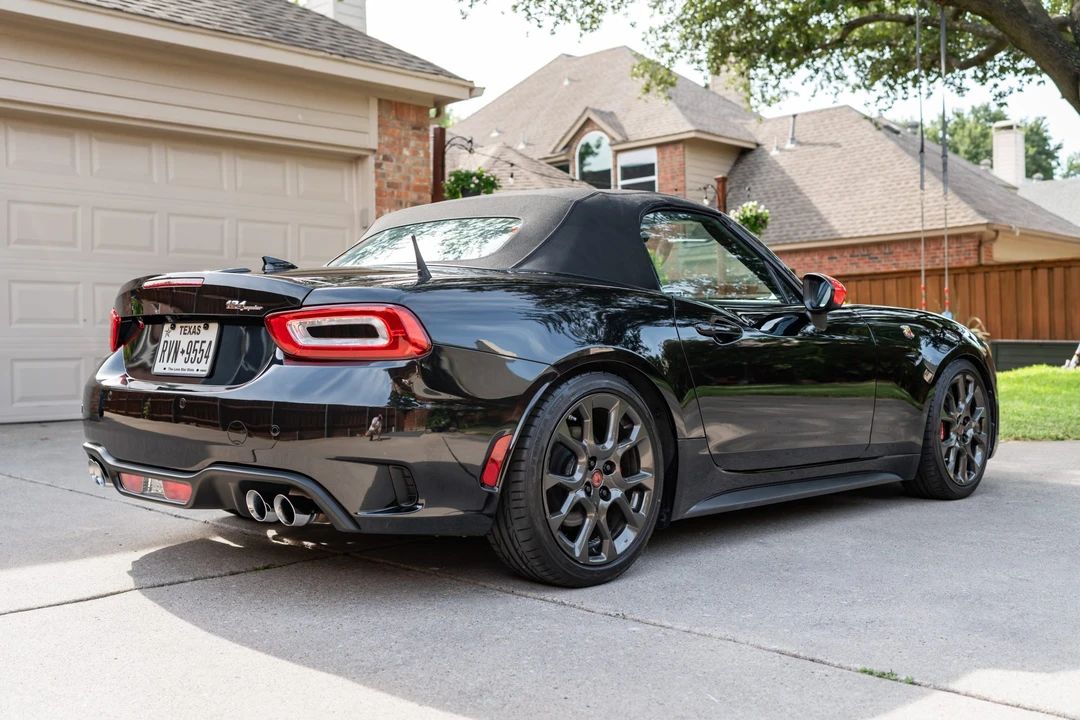 2019 Fiat 124 Spider - Image 14 of 31