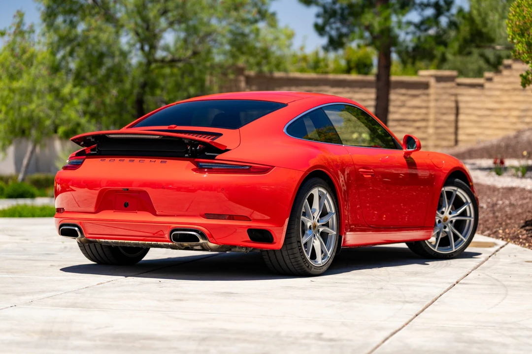 2019 Porsche - Image 6 of 31