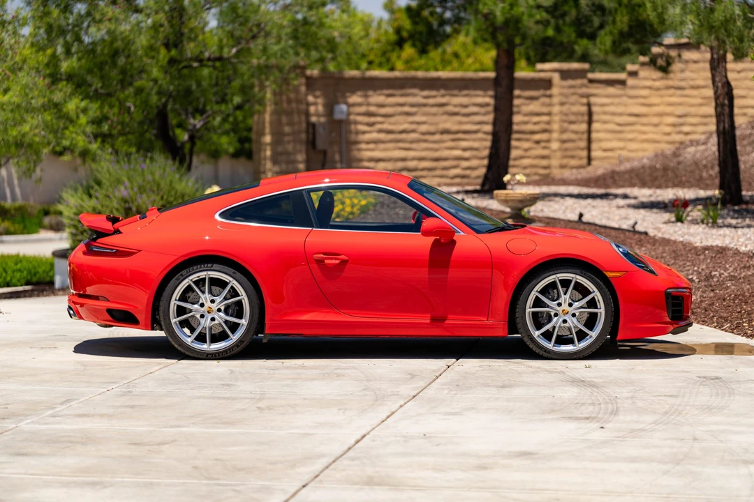 2019 Porsche - Image 5 of 31