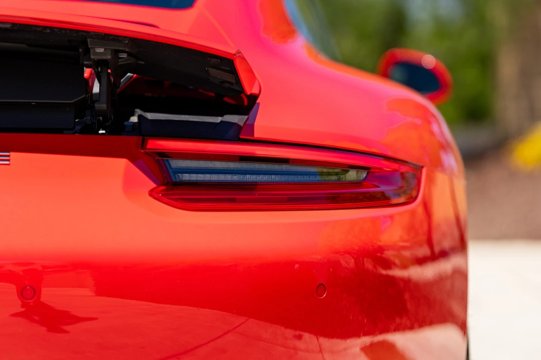2019 Porsche - Image 18 of 31