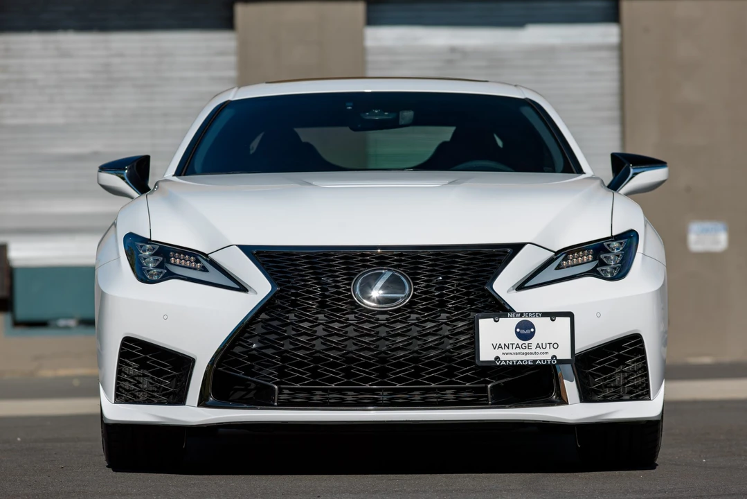2020 Lexus RC F - Image 25 of 31