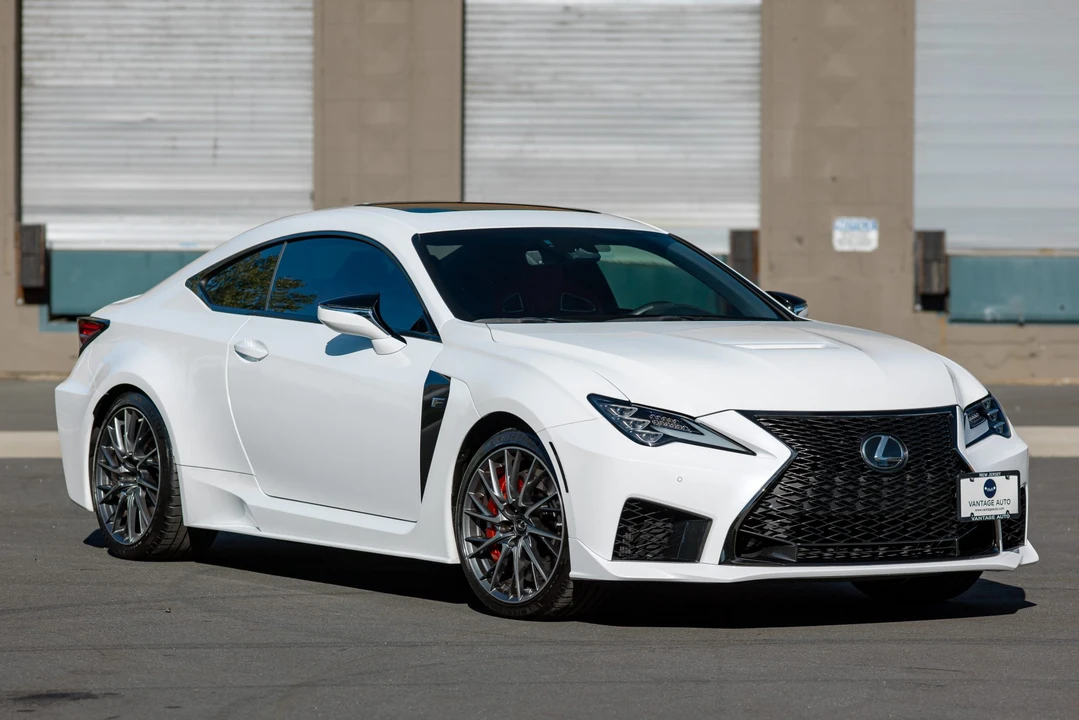 2020 Lexus RC F - Image 21 of 31