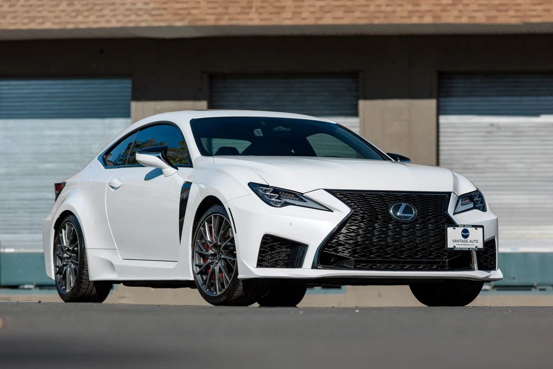2020 Lexus RC F - Image 22 of 31