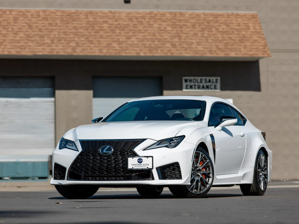 2020 Lexus RC F - Image 2 of 31