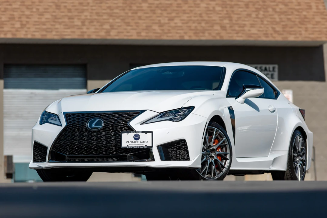 2020 Lexus RC F - Image 3 of 31