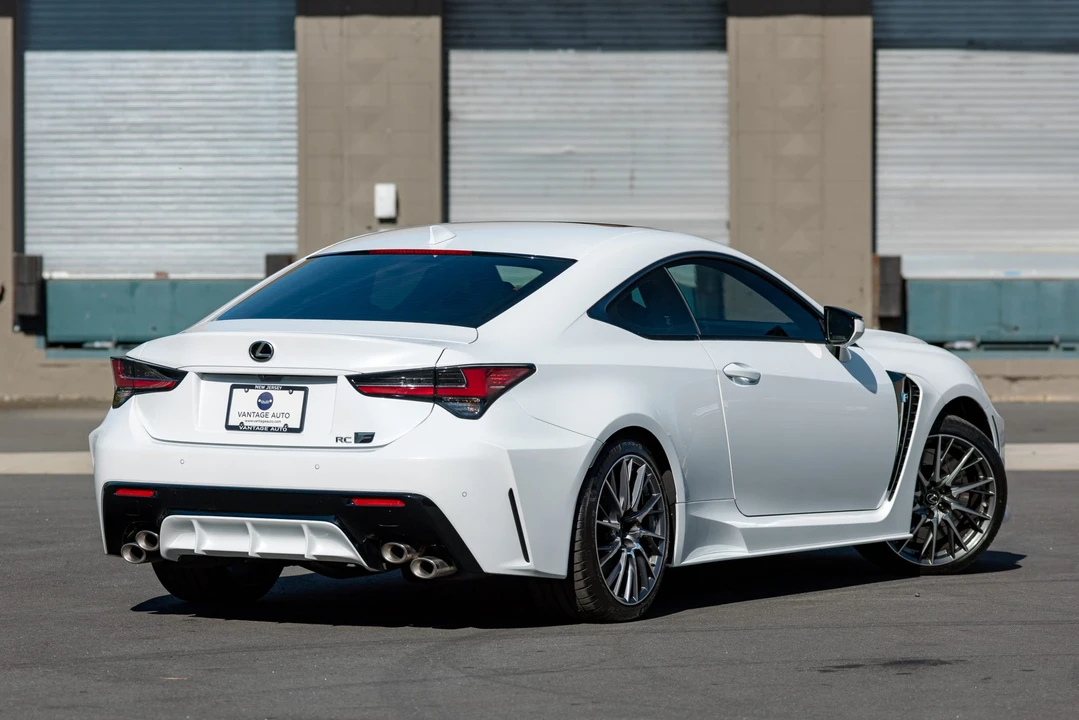 2020 Lexus RC F - Image 14 of 31