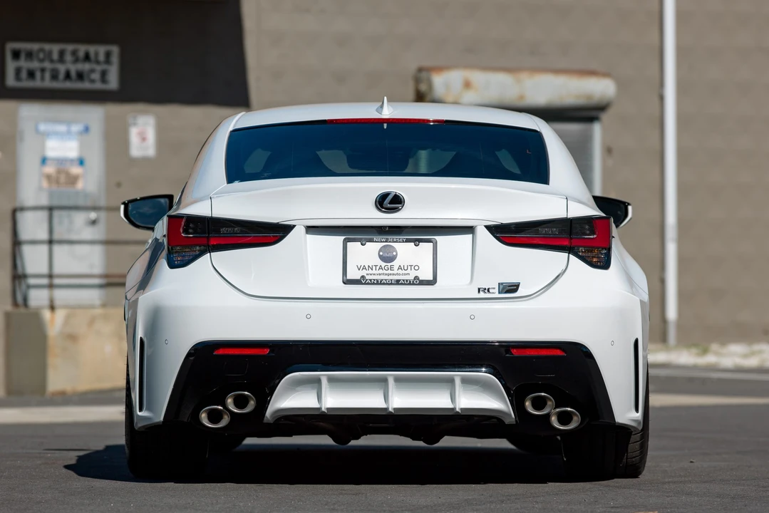 2020 Lexus RC F - Image 12 of 31
