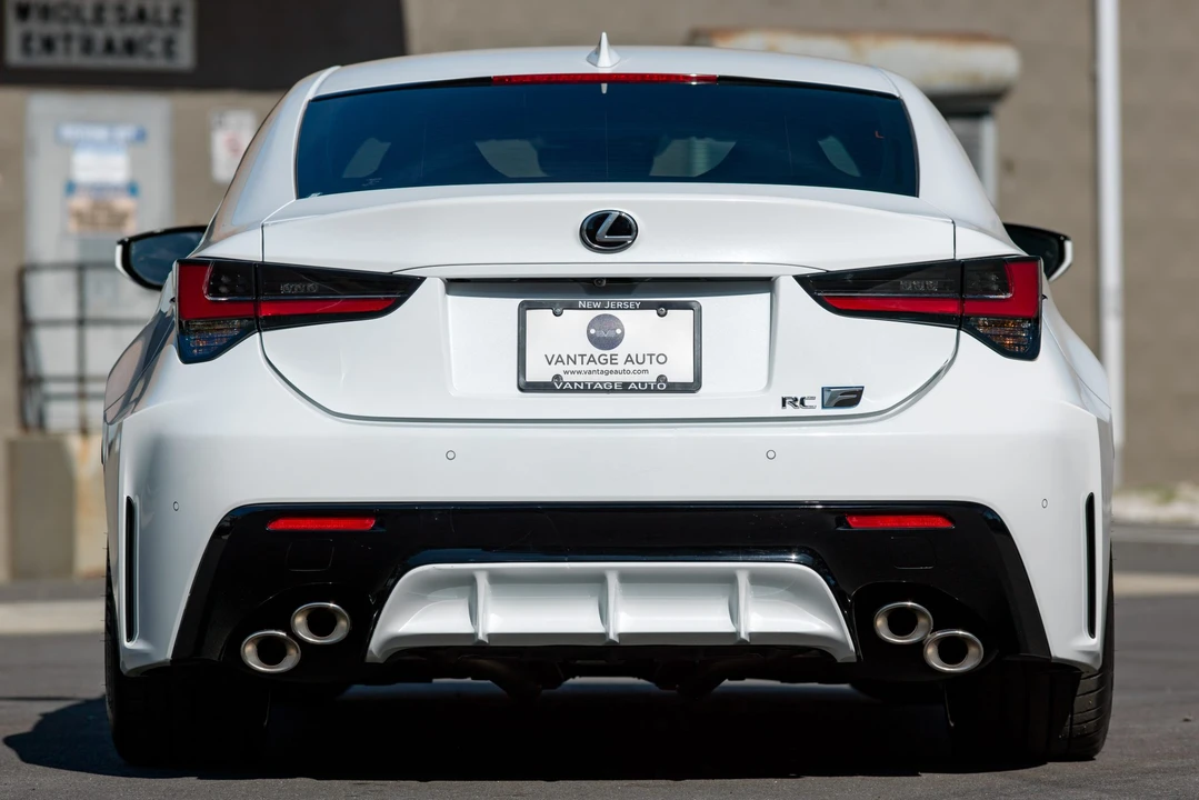 2020 Lexus RC F - Image 13 of 31