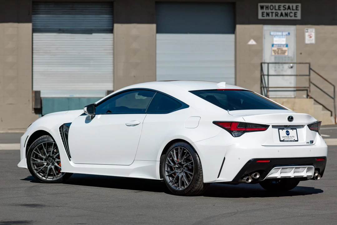2020 Lexus RC F - Image 10 of 31