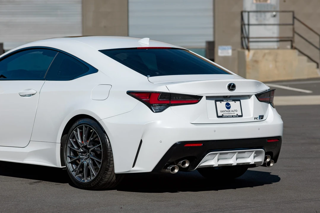 2020 Lexus RC F - Image 30 of 31