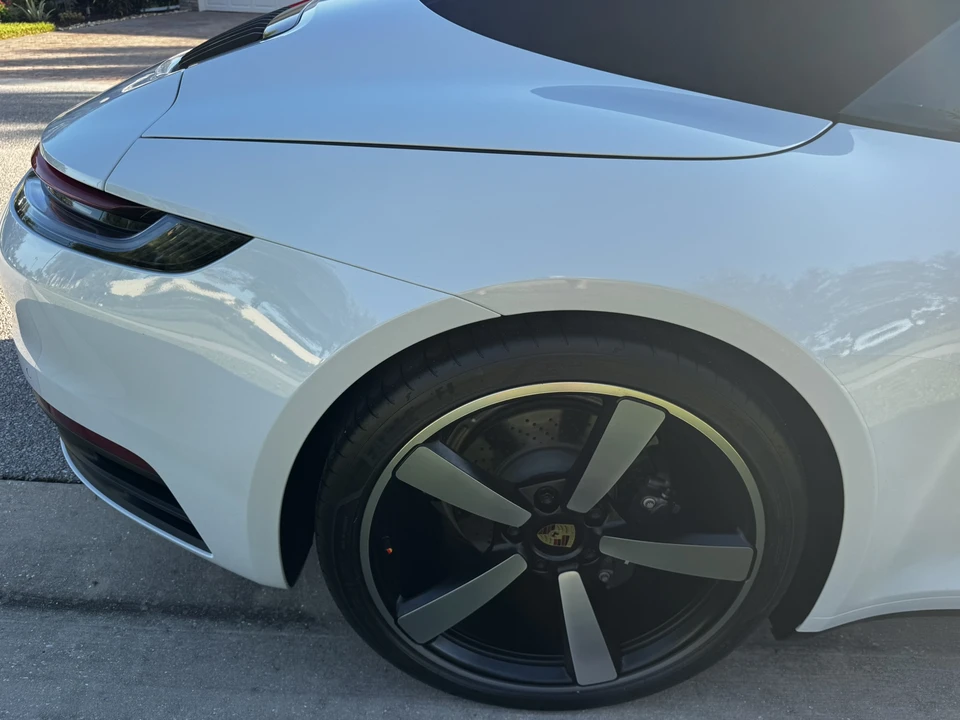 2021 Porsche 992 Carrera - Image 28 of 31