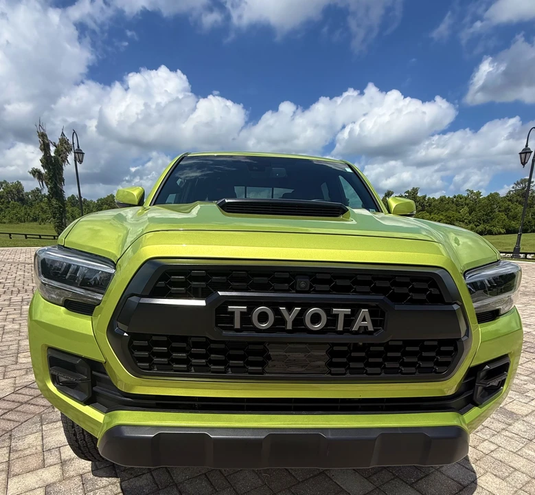 2022 Toyota - Image 8 of 31