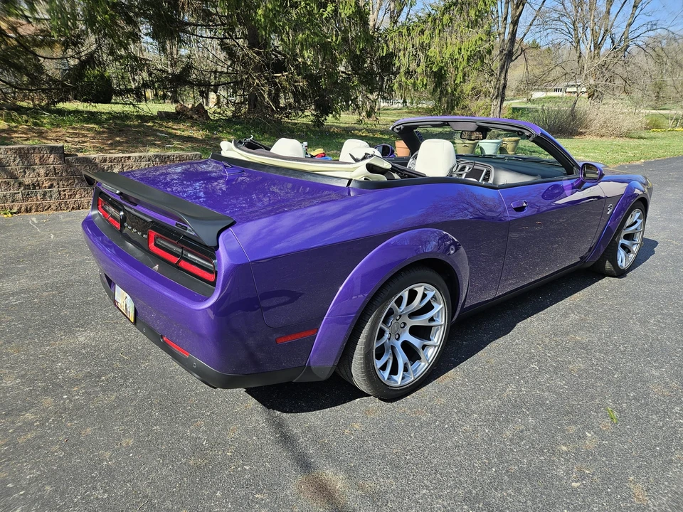 2023 Dodge Challenger SRT Hellcat 3rd Gen - Image 15 of 31