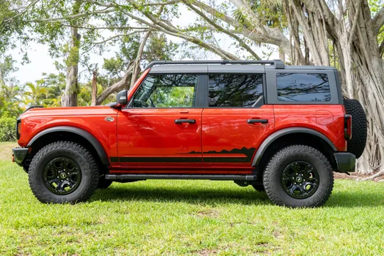 2023 Ford Bronco 6th Gen - Image 2 of 21
