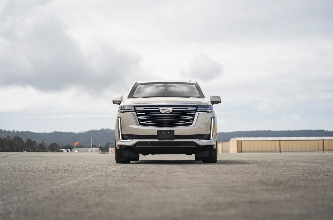 2021 Cadillac Escalade 5th Gen - Image 2 of 31