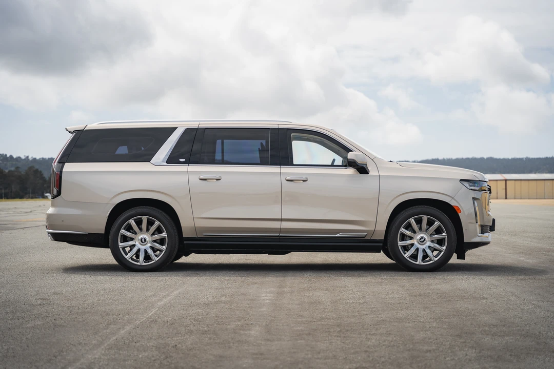 2021 Cadillac Escalade 5th Gen - Image 18 of 31