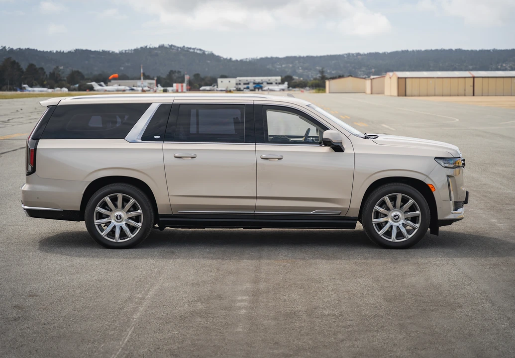 2021 Cadillac Escalade 5th Gen - Image 19 of 31