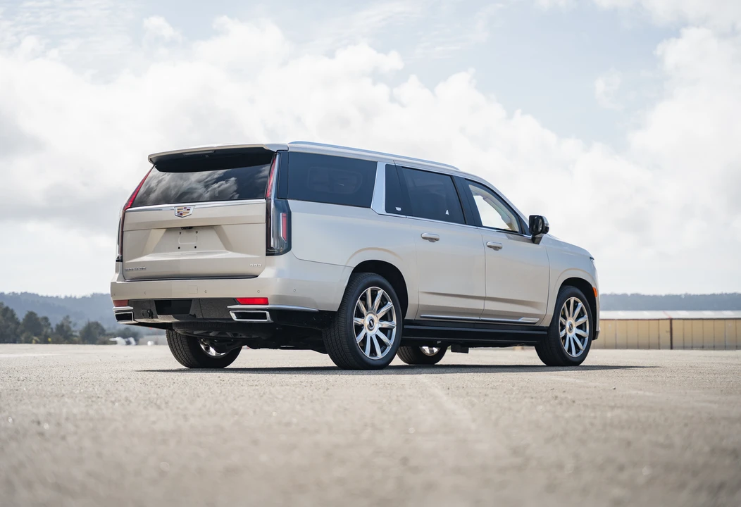 2021 Cadillac Escalade 5th Gen - Image 15 of 31