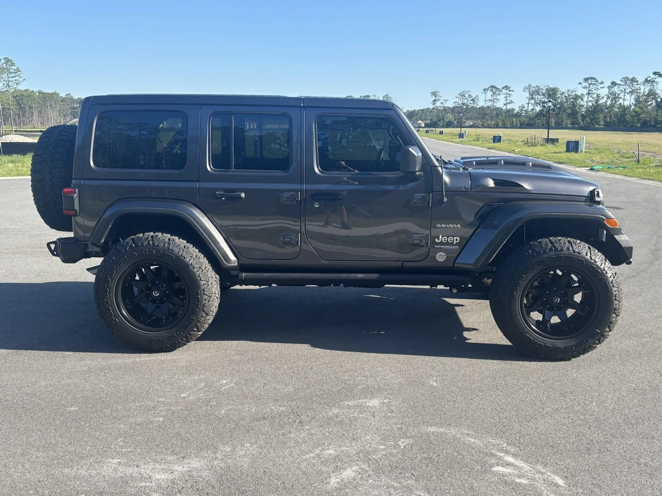 2022 Jeep JL Wrangler - Image 10 of 31