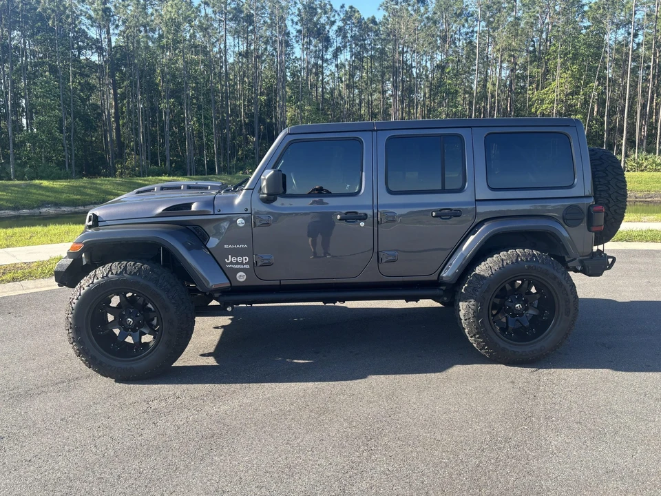 2022 Jeep JL Wrangler - Image 19 of 31
