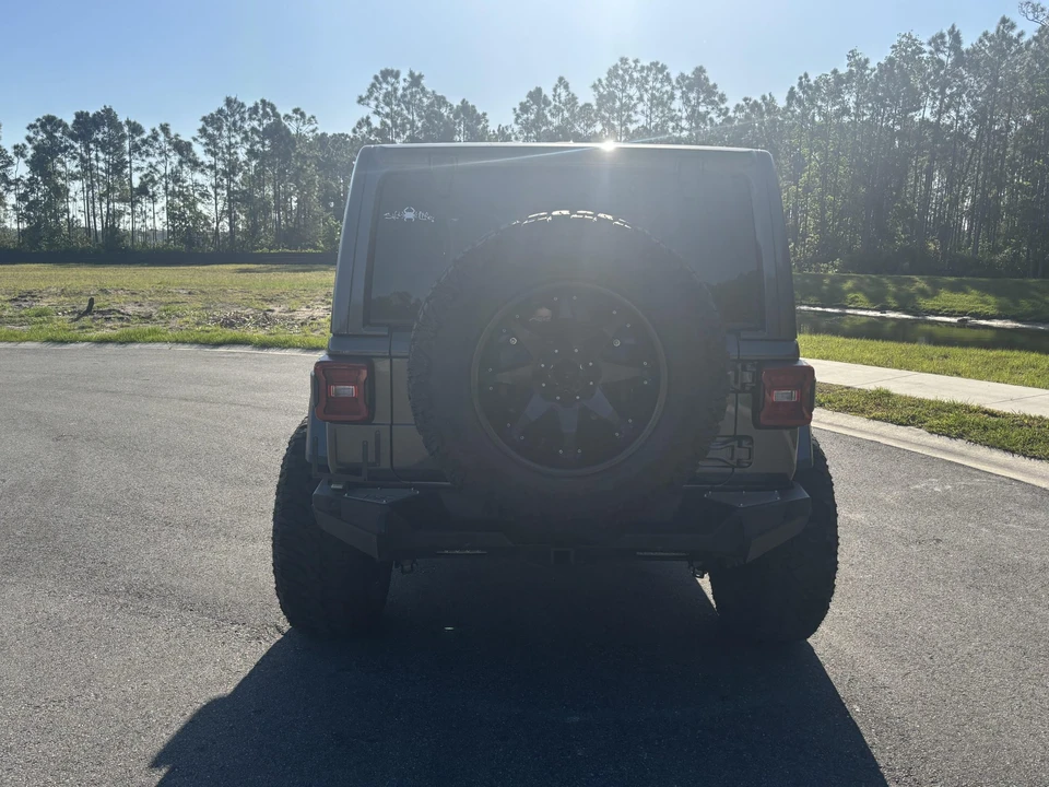 2022 Jeep JL Wrangler - Image 15 of 31