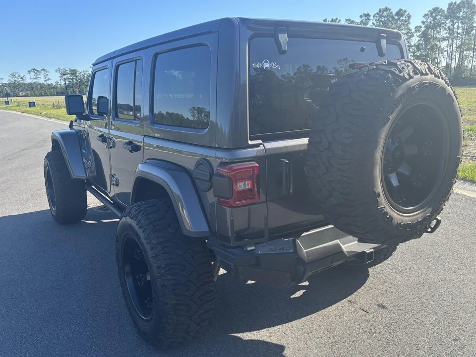 2022 Jeep JL Wrangler - Image 17 of 31
