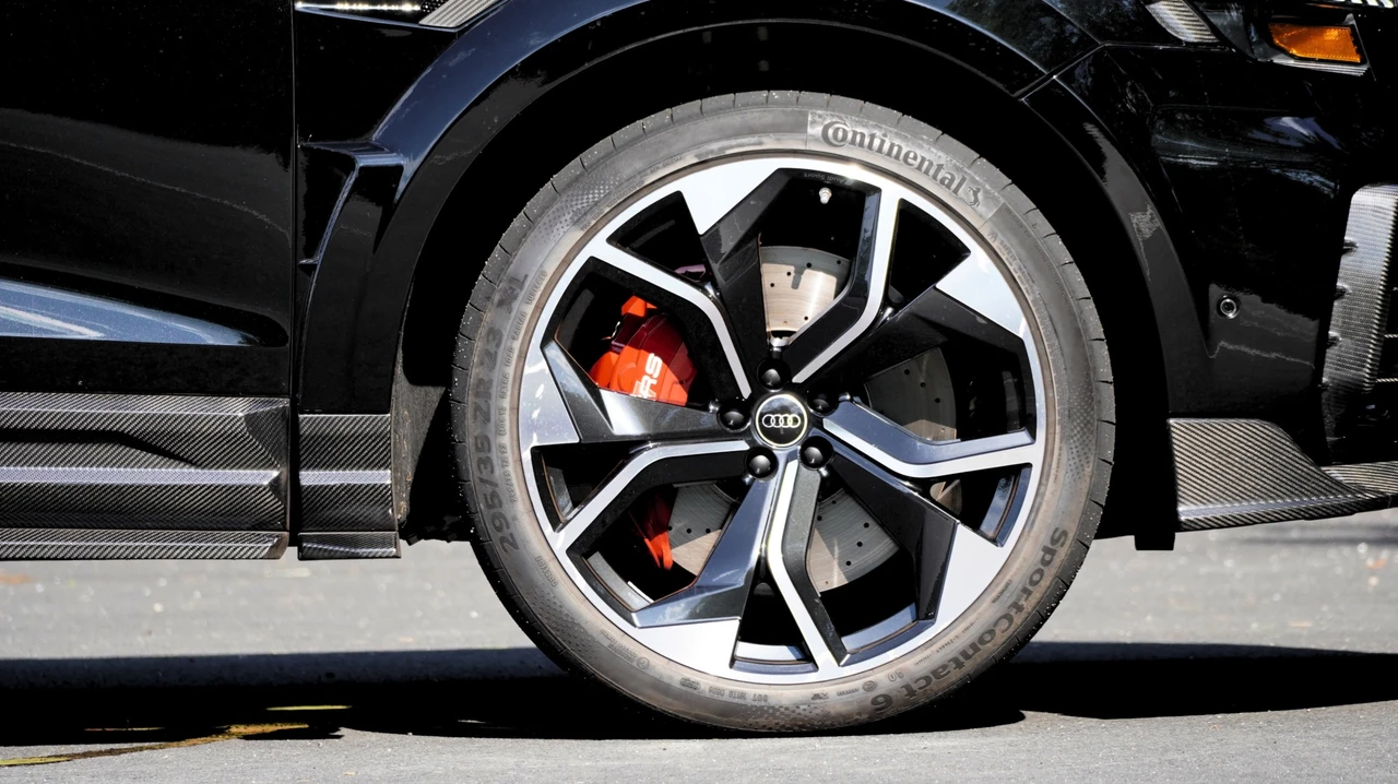 2024 Audi RS Q8 - Image 25 of 31