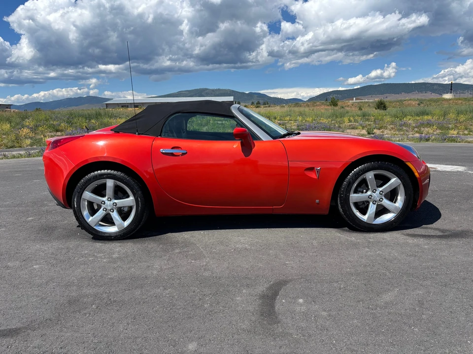 2008 Pontiac Solstice GXP - Image 9 of 31