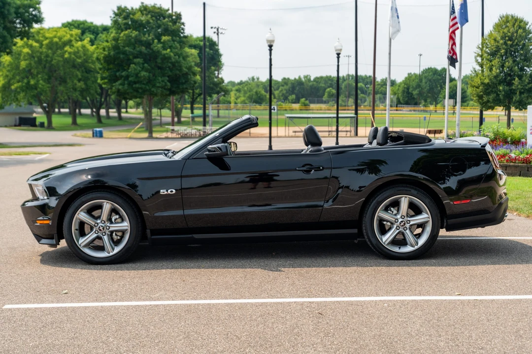 2011 Ford S197 Mustang GT - Image 8 of 31