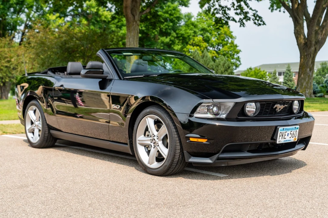 2011 Ford S197 Mustang GT - Image 1 of 31