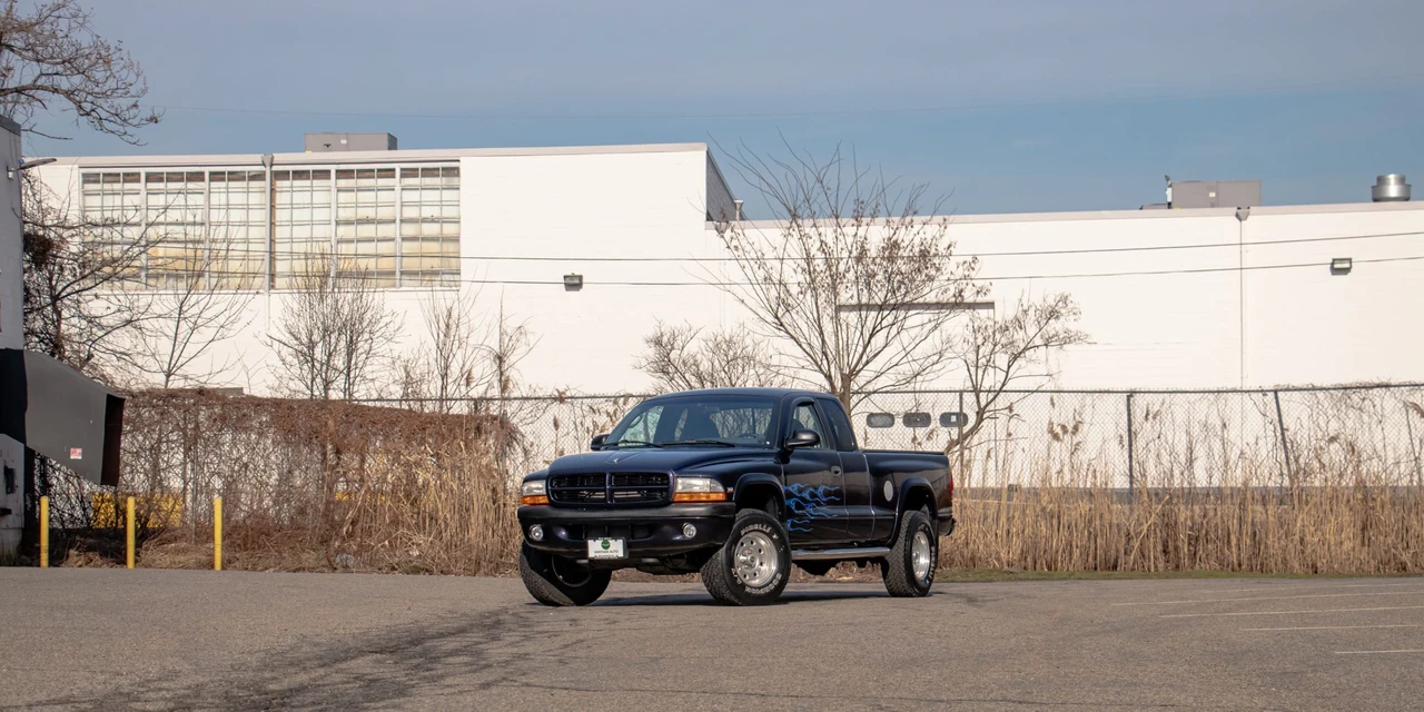 1998 Dodge Dakota 2nd Gen - Image 2 of 31