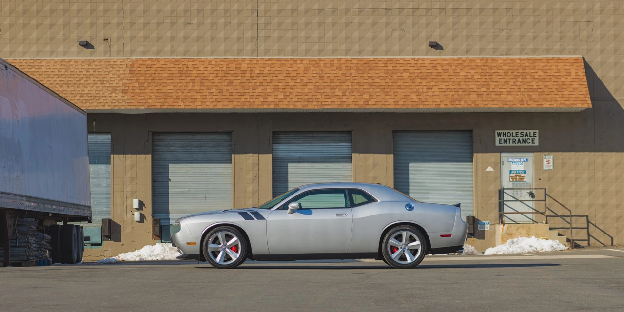 2010 Dodge Challenger SRT8 & 392 3rd Gen - Image 4 of 31