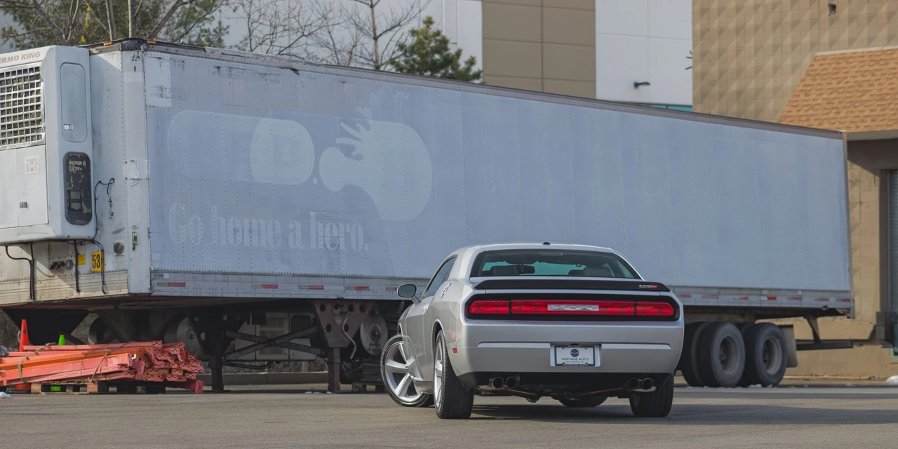 2010 Dodge Challenger SRT8 & 392 3rd Gen - Image 5 of 31